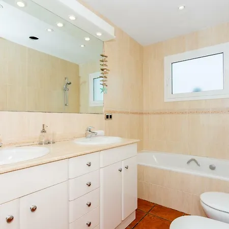 Homeholidaysrentals Electra Villa *