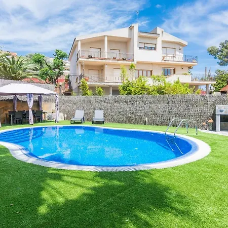 Homeholidaysrentals Electra Villa *
