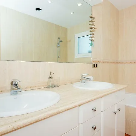 Homeholidaysrentals Electra Villa *